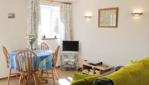 Primrose Cottage - Photo 2