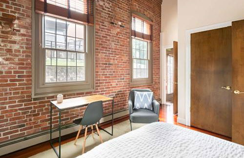 Jennifer's Historic Riverfront Loft Private Patio - Foto 20