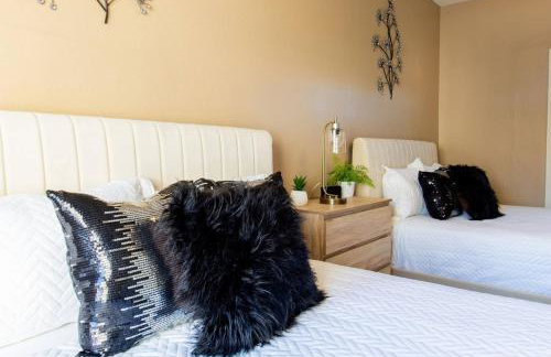 Heated Pool • Mini Golf • Huge Backyard • King Bed - Foto 22