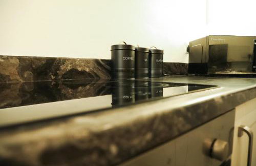 City Centre Retreat Walk To Shops & Dining, Contractors Welcome - Foto 14