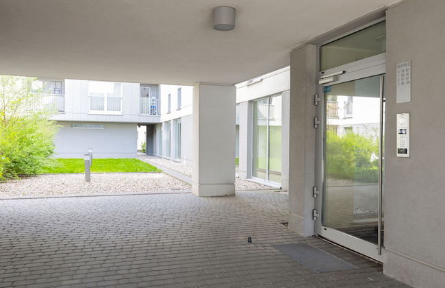 Bright Warsaw Apartment by Renters - Photo 42