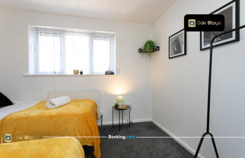 Quick Deals l 5 Bedroom l Sleeps 10 l Parking l Ideal for Groups l Oak Stays Short Lets & Serviced Accommodations - Foto 24