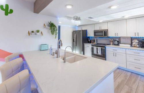 Desert Oasis With Pool Mini Golf King Bed RV Parking - Foto 14