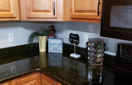 LAKEFRONT 7 MIN to OAKLAWN & 10 MIN to DOWNTOWN STR License #A22-0004 - Foto 14