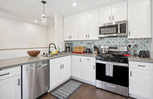 Entire Private Home with 3 Bedrooms 3 Bathrooms, Balcony Views, 10-mins to San Diego Gaslamp, Downtown, Available Now - Foto 20