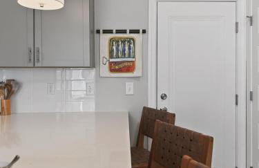 Luxe King Bed, Balcony, Garage in Downtown Raleigh - Foto 42