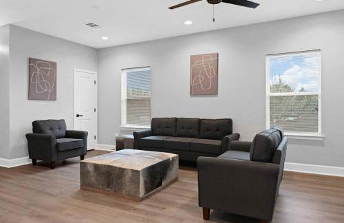 Sleeps 7 Newly Built 10 min from All major attractions - Foto 14