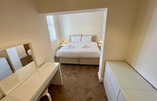 4 The Royal Serviced Apartments, Harwich - Garden- Parking-Fast WiFi - Foto 6