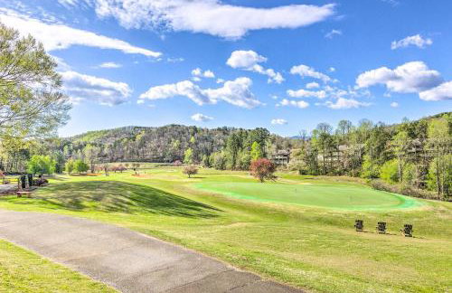 Balcony and Pool Access! Couples Escape in Lake Lure - Foto 21
