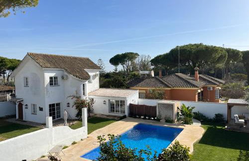 Chalet Ciudad Ducal con piscina y jardin - Foto 2