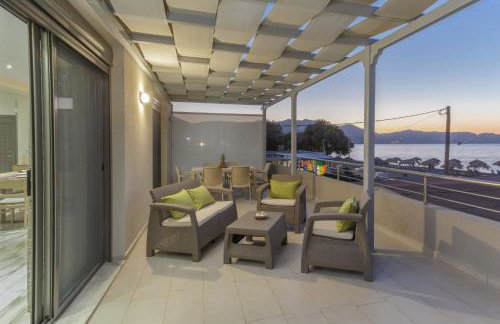 Ammos Beachfront Luxury Apartment - Foto 8