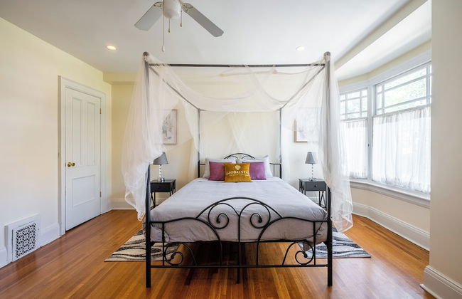 Cozy Houses in Downtown Toronto by GLOBALSTAY - Photo 2