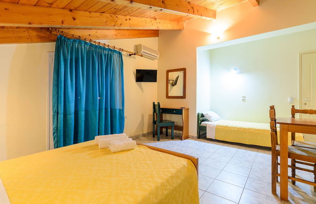 Regina Apartments - Photo 16