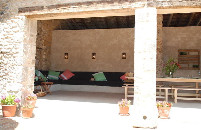 Traditional Estate From the XIV Century, With Swimming Pool - Photo 15