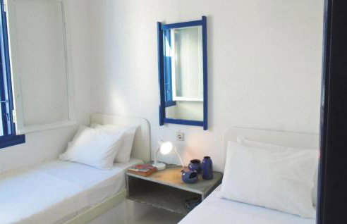 3 Bedroom Awesome Apartment In Panormos - Photo 17