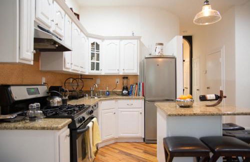 Historic 1869 Brownstone 15 min to NYC downtown - Foto 12