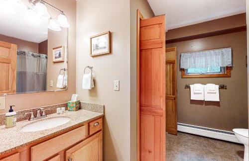 Spectacular Sebec Setting - Foto 13