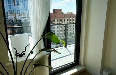 Peaceful Quiet Spacious New Modern Penthouse 3-Bedroom Apartment with a Balcony - Foto 14