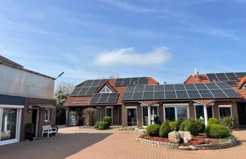 Modern House Gehrden auf 2 Etagen, Nice Garten, Barbecue, Contactless Check-in, free parking - Foto 1