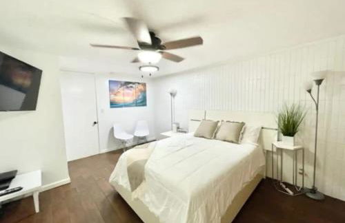 Beachfront Condo with Amazing Views - Photo 11