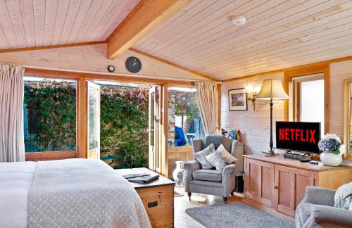 The Lodge - Luxury Lodge with Super King Size Bed, Kitchen & Shower Room - Foto 3