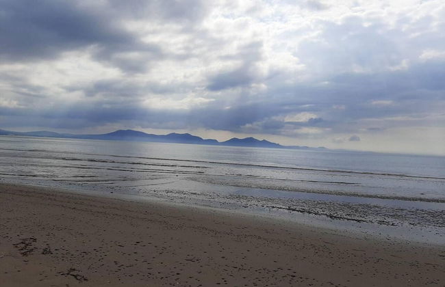 Min yr Afon - Cabin - Sleeps 2 - Hot Tub - Parking - Photo 14