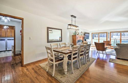 Hot Tub and Shared Dock Lakefront Grove House - Foto 9