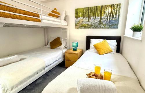 Walnut Luxurious 2-Bedroom with Ensuite - Parking, Netflix, WIFI - Close to Oxford, Bicester & Blenheim Palace - Photo 4