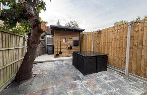 Sleeps 7 Beaches, restaurants, buses, nearby! - Photo 21