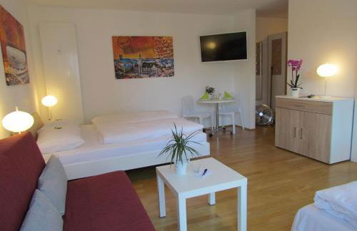 AMENITY-Garden-Apartments - Photo 5