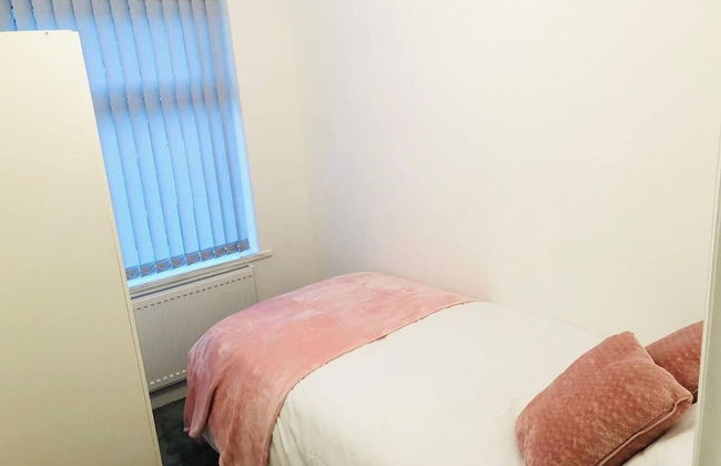 4 Bedroom Lovely Home in Loughborough Town & Uni - Foto 3