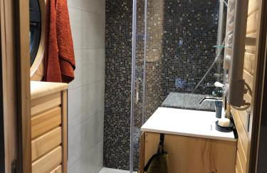 Roulotte Gîtes O bien-être massage Spa Séjour bien-être en hébergement insolite roulotte Karantez ou en gîtes Melon ou Yock à 800 m des plages - Foto 7