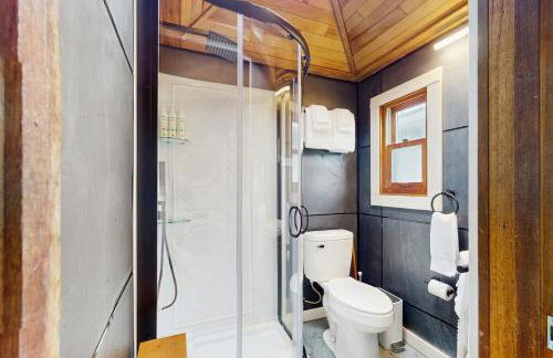 Whimsical Getaway - Photo 13