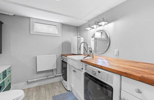 4BR Home | Walk to Beach & Downtown | Parking - Foto 27