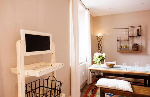 zentrale Ferienwohnung neu renoviert - Foto 10