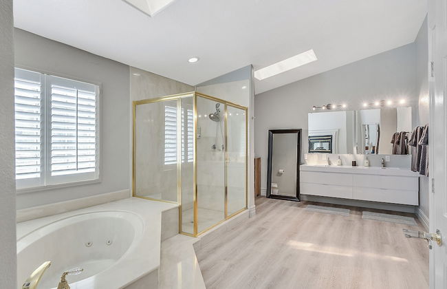 Villa - 8 Bedrms 5 Bths 15 Beds - Foto 35