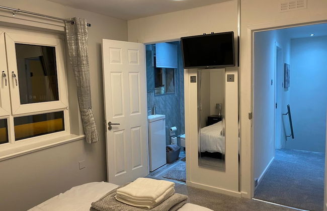 Hillside House - Photo 7