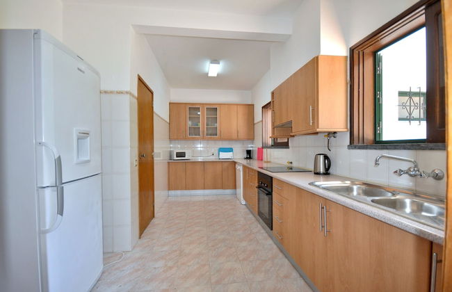 Close to Amenities, Free air Conditioning and Wi-fi - Foto 15
