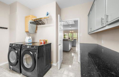 Woodlands Area Lake View Retreat - Foto 40