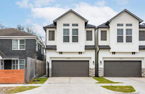 3 Bedroom and 3 bath - Photo 44