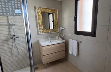 Apartamento con terraza y jardín - Foto 7
