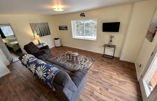 Denali National Park 2 King Bedroom Hideaway with Amazing Views - Photo 14