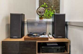 Lake & City View Modern Retreat w AC - Photo 5