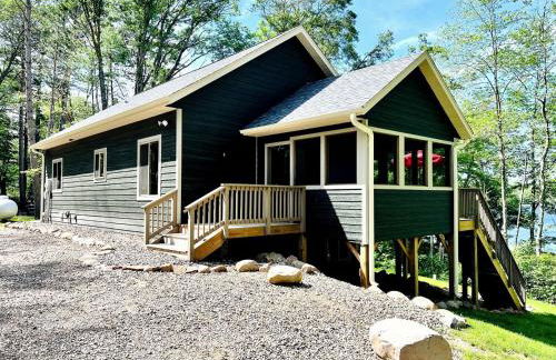 Outstanding Retreat with Dock, Game Space and Lake Views in Wisconsin - Foto 52