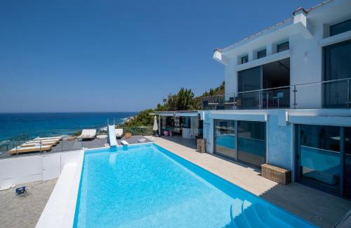 Icarus Luxury Beachfront Villa - Foto 2