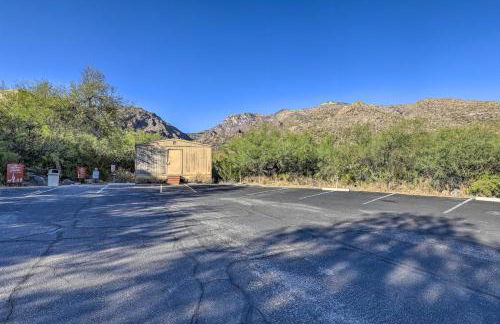 Serene Desert Escape with Porch and Resort-Style Perks - Foto 24