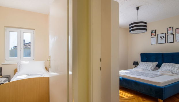 Modern Apartment Near Trogir Beach With Sea View Terrace and Lounge Area - Foto 3, Habitación