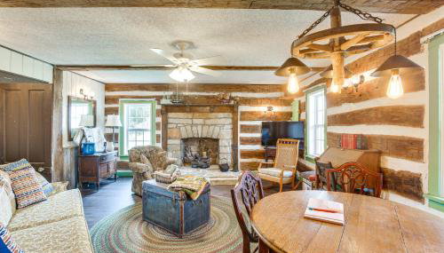 Hot Tub and Creek Views Secluded Perryville Cabin - Foto 4