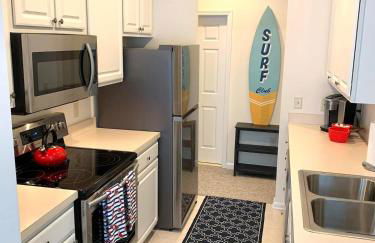 Beach perfect getaway 2 bedroom apartment - Foto 10