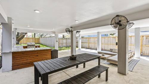 4BR Sleeps 12 Walk to Beach Pool Yard Dogs New 2023 Build - Foto 4
